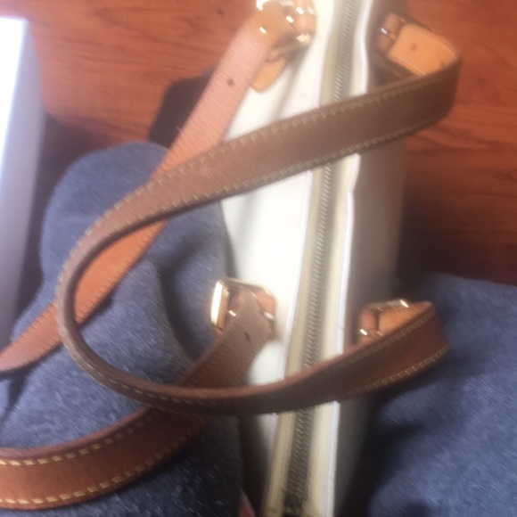 LV  beige Vernis tote - Picture 9 of 9